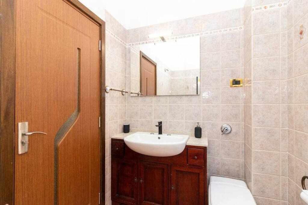 Appartamento A Pochi Passi Dalla Stazione Comodo A Coppie E Famiglie, Casa Ferrucci Collegno Bagian luar foto